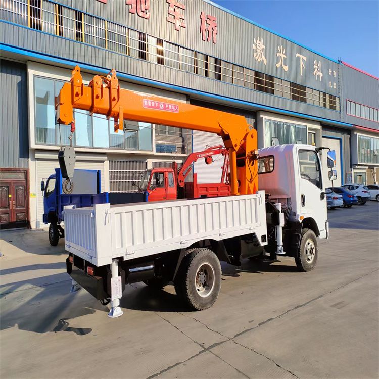 魏县三轮随车吊定制 农用改装机自备吊中瑞长期出售