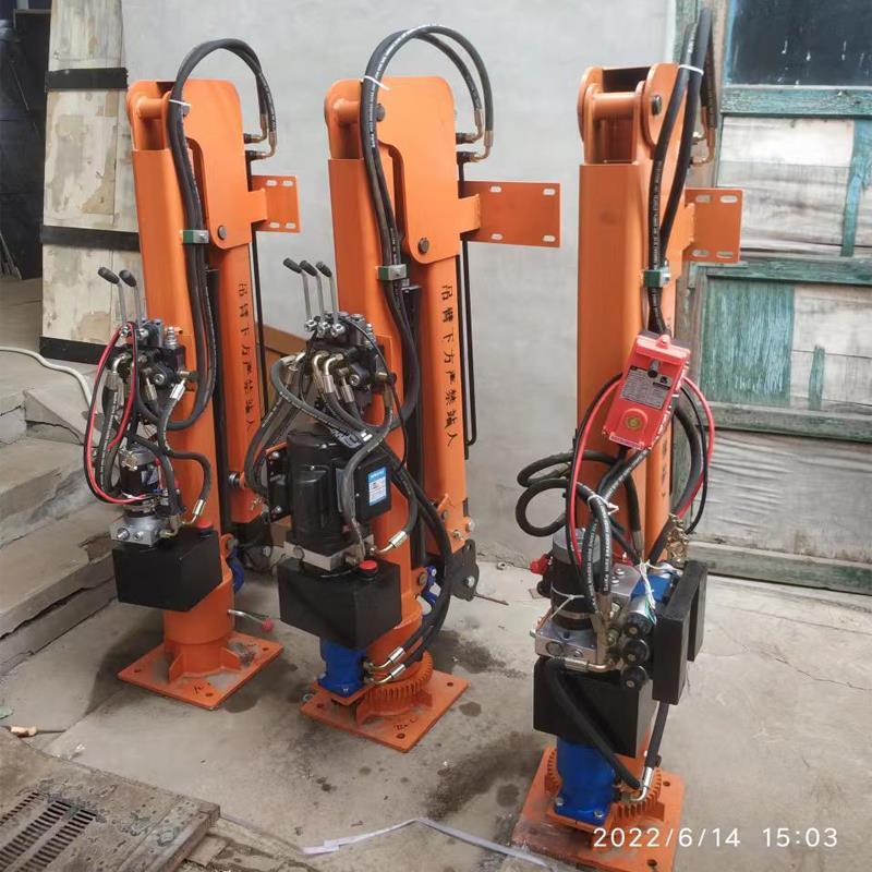 魏县重汽蓝牌随车吊 3.2吨 国六动力强 液压驱动 农用自卸起重机